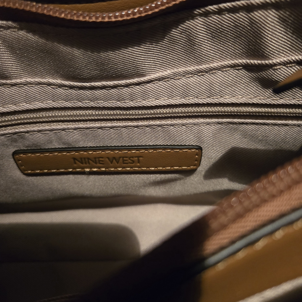Nine West Multi-purpose Bag-NWOT - Picture 4 of 8